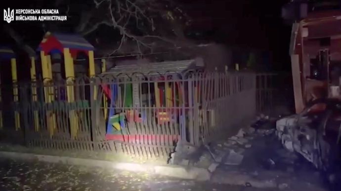 Russias evening attack on Kherson: 4 civilians killed